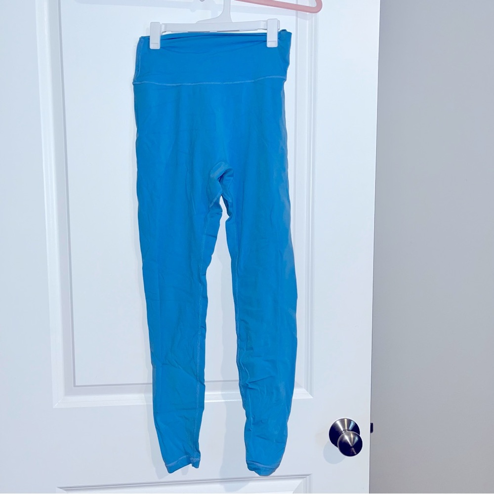 Live free leggings in Alaska blue